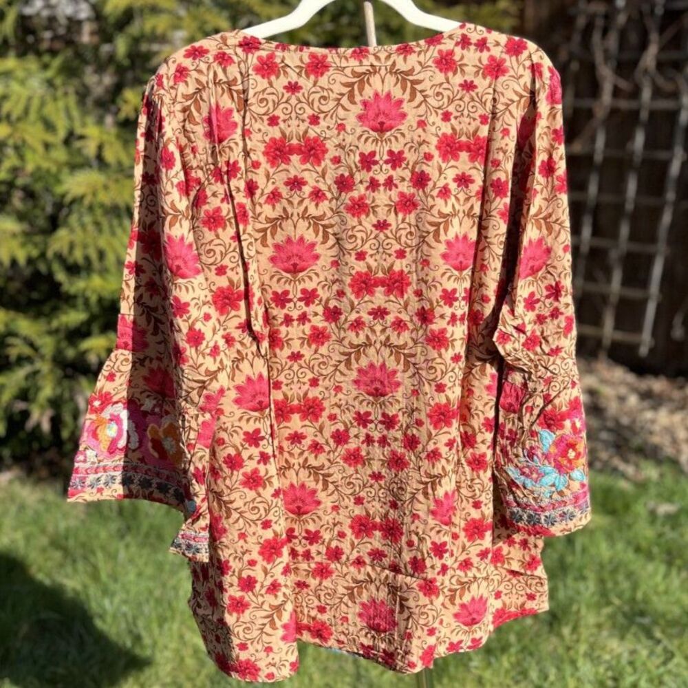 Savanna Jane Women's Champagne Floral Embroidered Bell Sleeve Blouse 1X 2X 3X - Picture 2 of 6